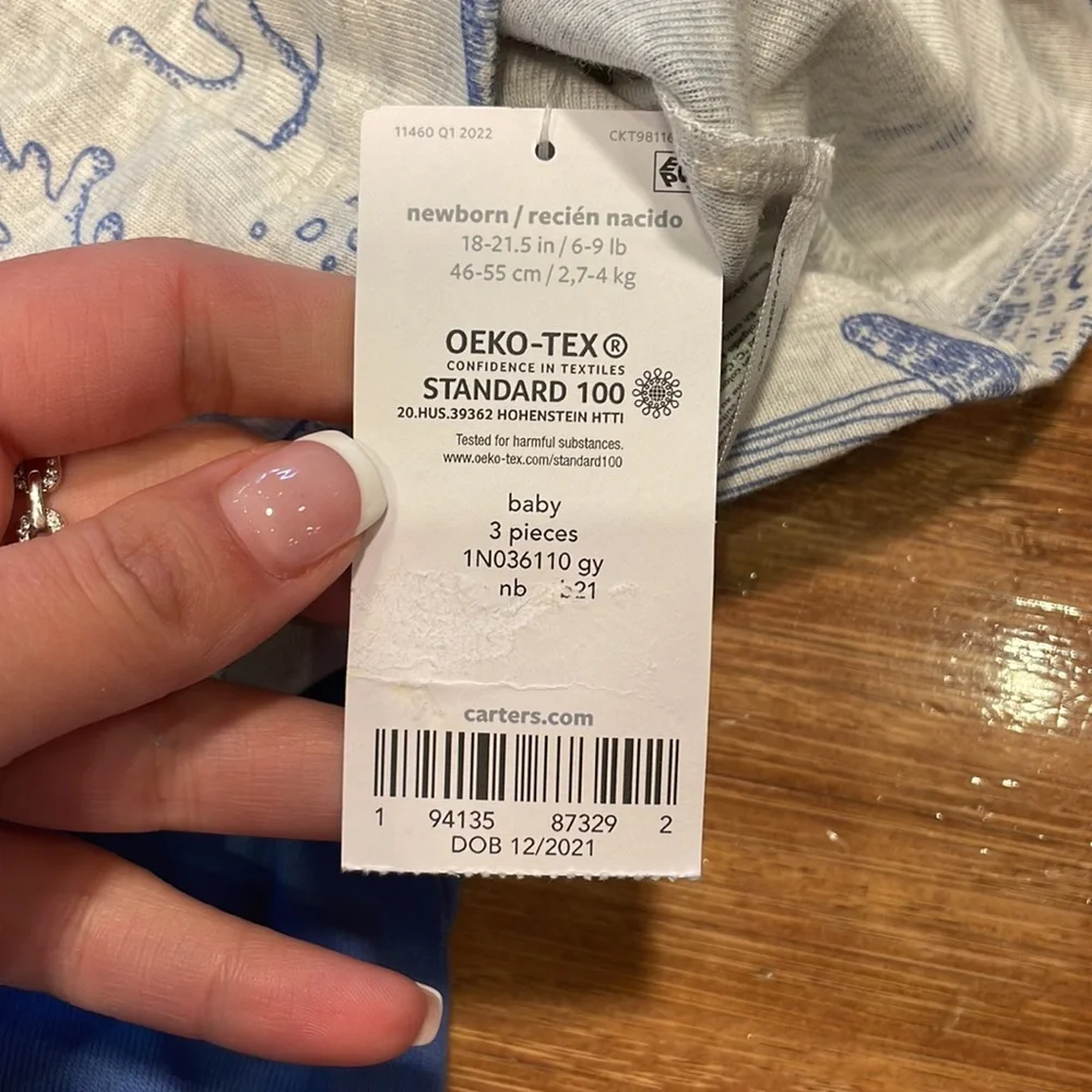 NWT carters baby newborn set